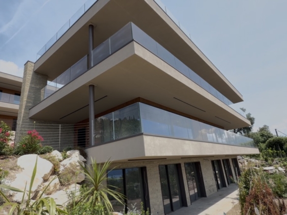 Luxury Loft with Panoramic Lake View