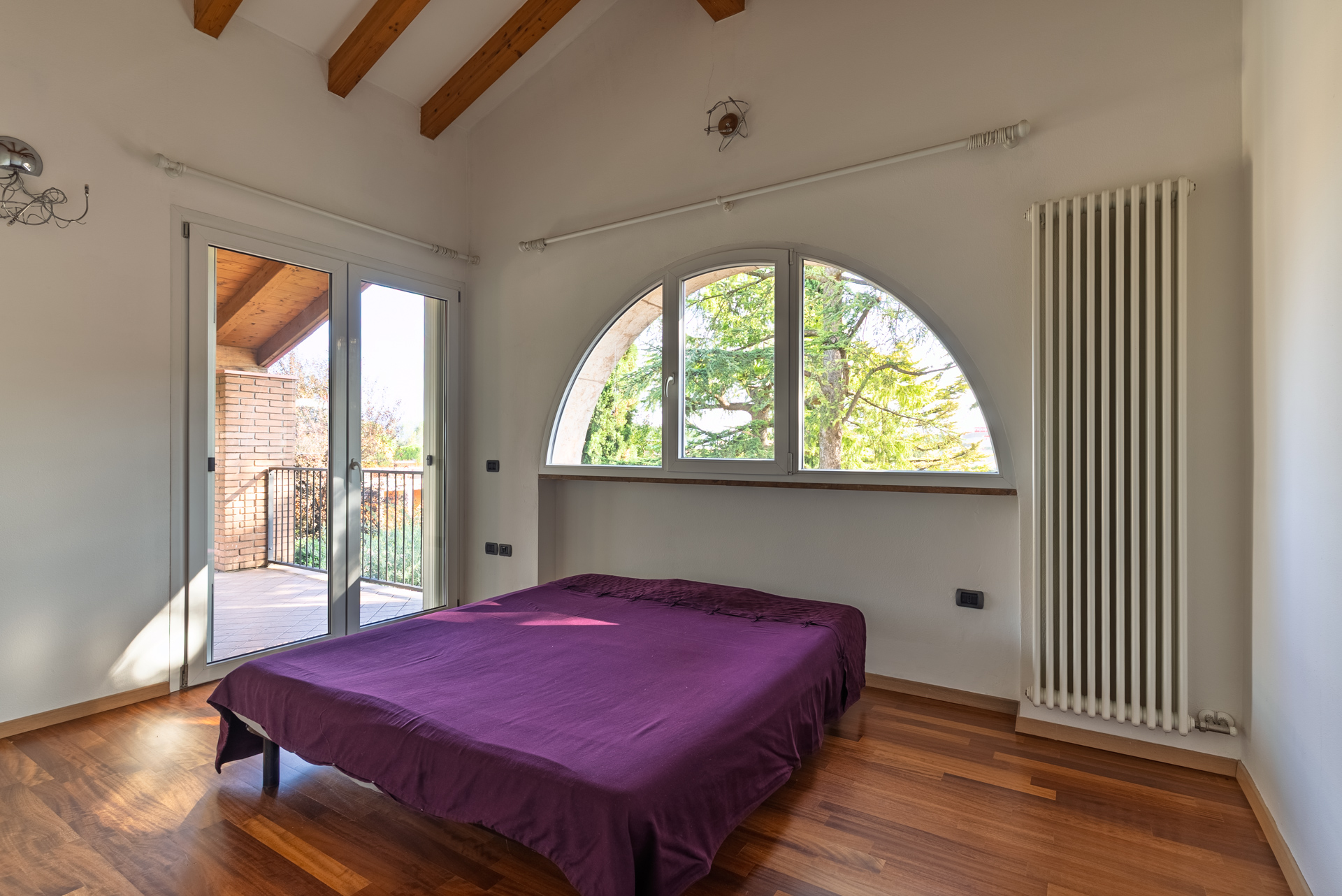 20251002_102018_49-HDR In Vendita – Villa con Giardino Privato, Sauna e Jacuzzi a Peschiera del Garda – Lago di Garda