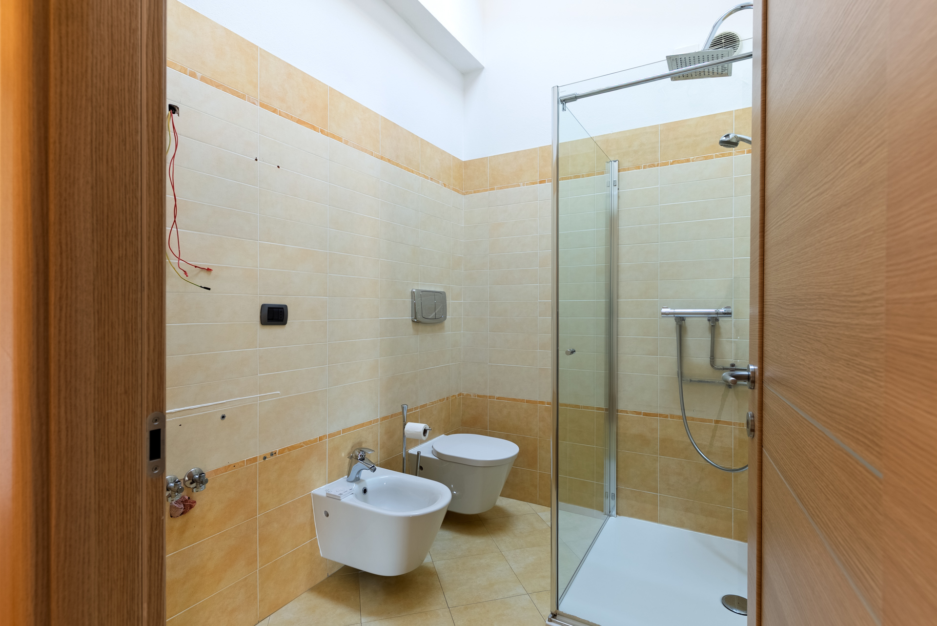 20251002_102634_73-HDR In Vendita – Villa con Giardino Privato, Sauna e Jacuzzi a Peschiera del Garda – Lago di Garda