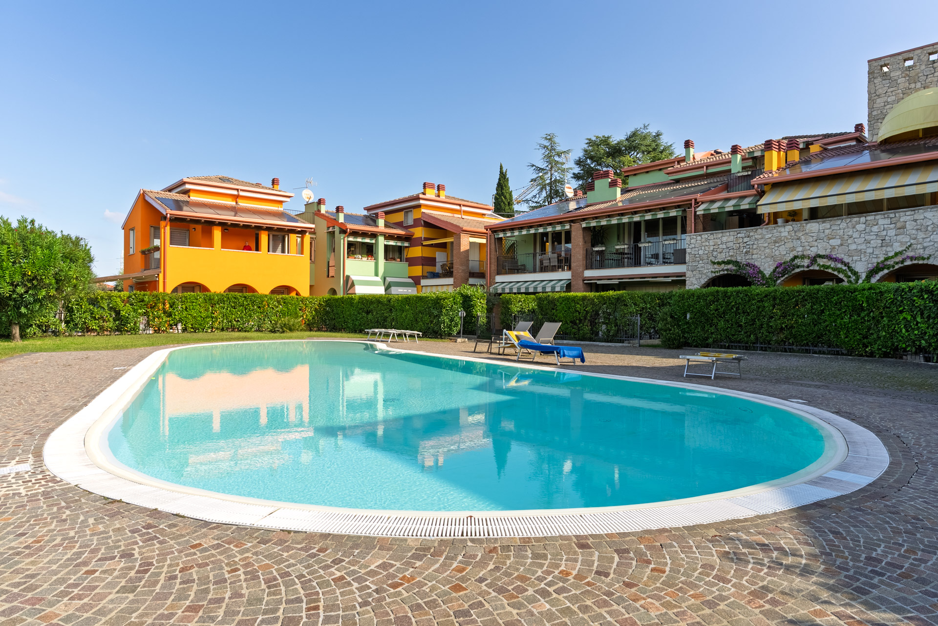 20251002_110711_181-HDR In Vendita – Villa con Giardino Privato, Sauna e Jacuzzi a Peschiera del Garda – Lago di Garda