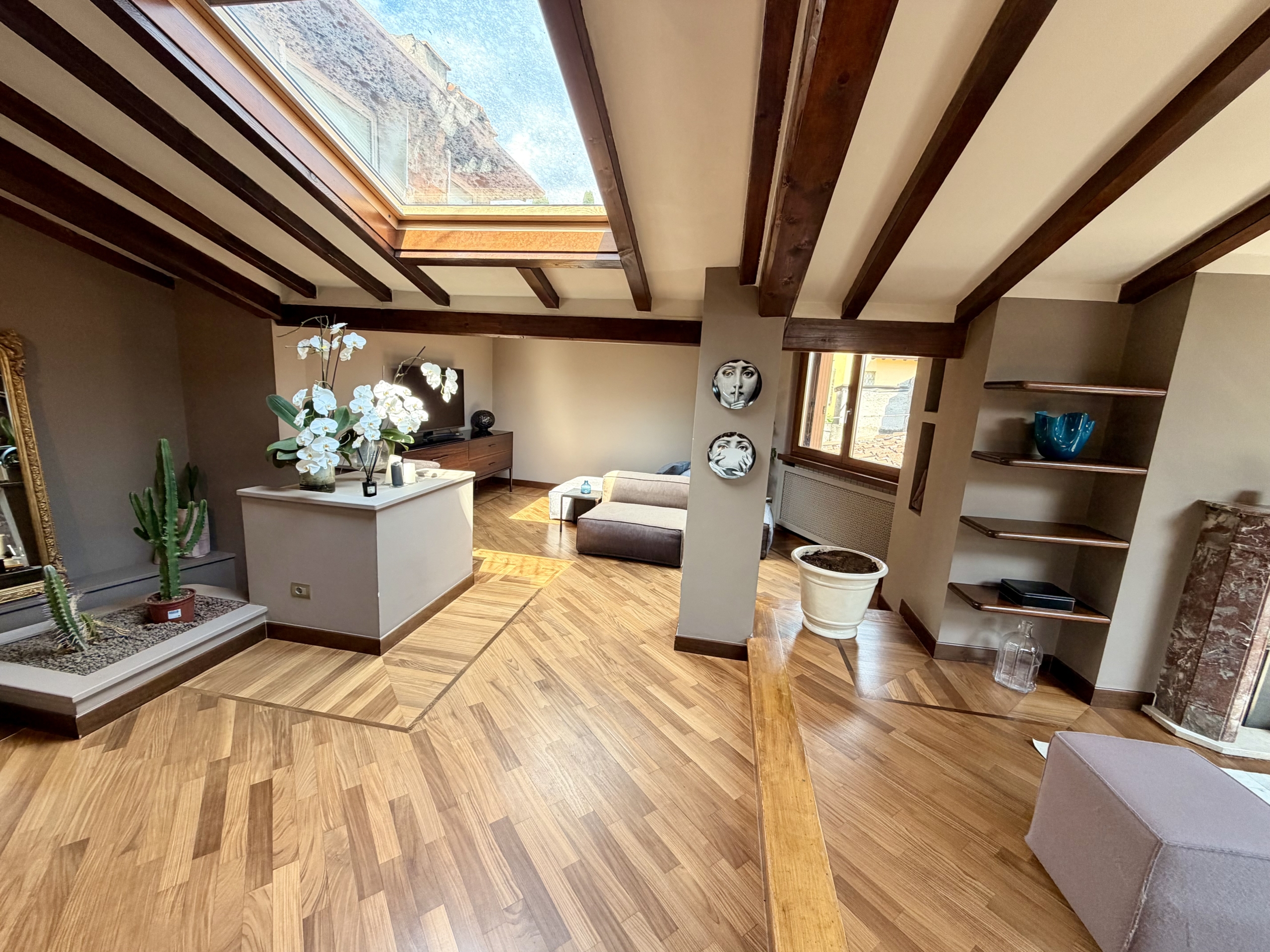 luxus-penthouse-brescia-italien-miruvision.jpg Panoramaterrasse Brescia | MiruVision