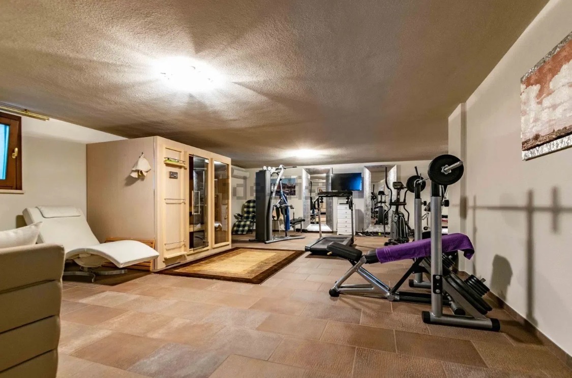 Villa Esclusiva Padenghe Villa esclusiva in vendita a Padenghe sul Garda con garage e dependance
