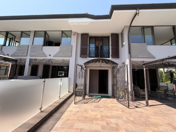 Villa di lusso con vista lago panoramica in vendita a Padenghe sul Garda