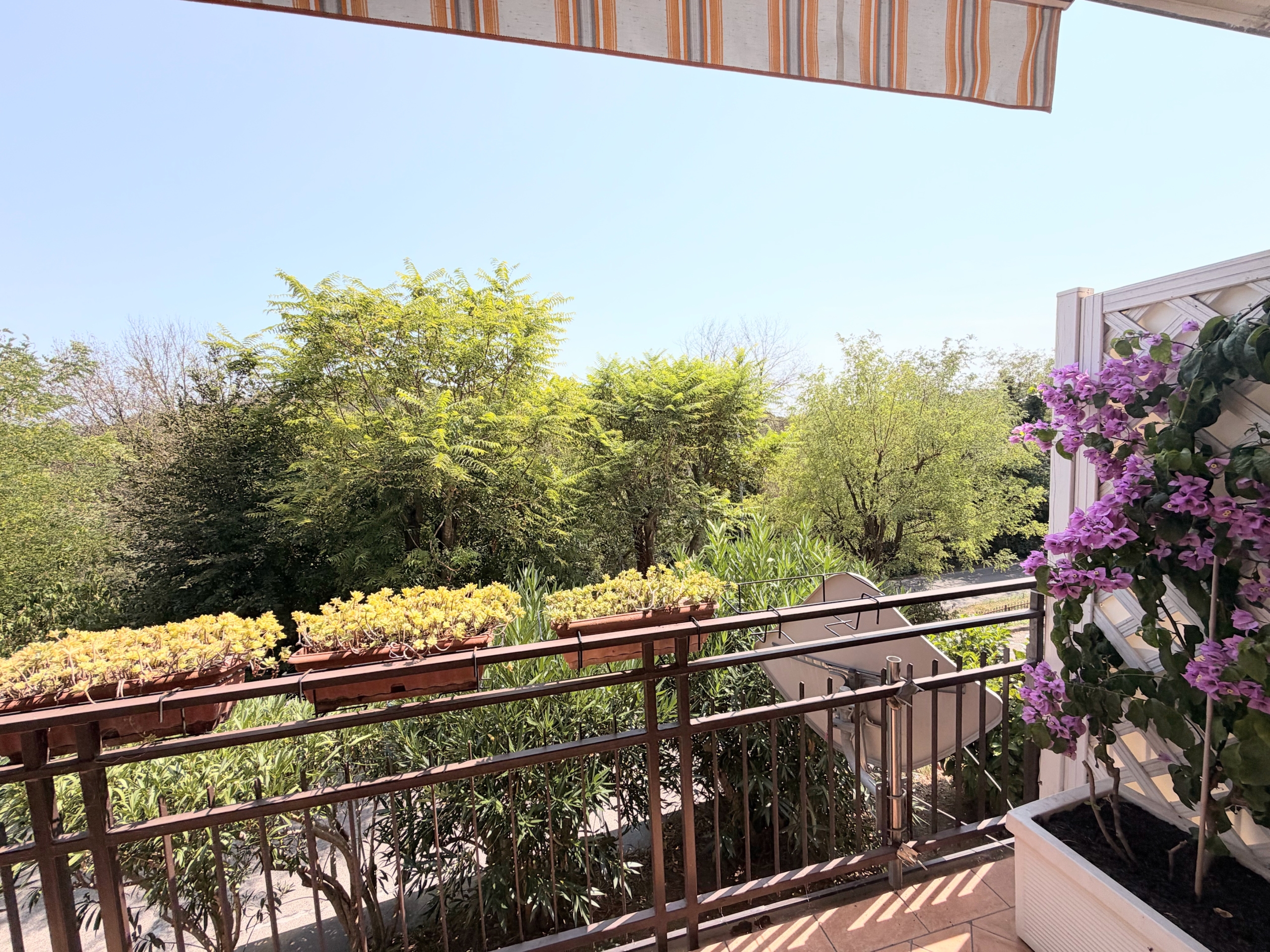 property-with-sauna-and-fitness-area-italy.jpg Three bedroom apartment with double garage Lake Garda