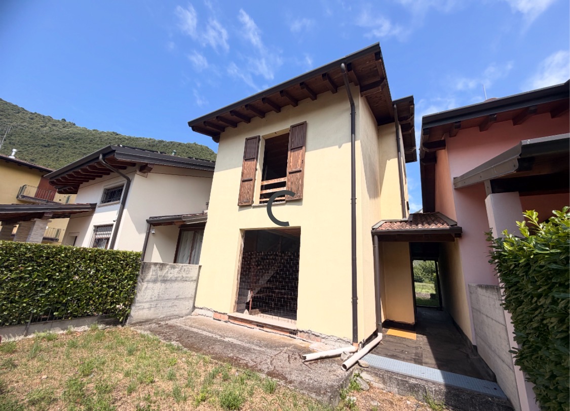 Lake Garda property investment opportunity near Salò Property investment villa in Vobarno near Lake Garda