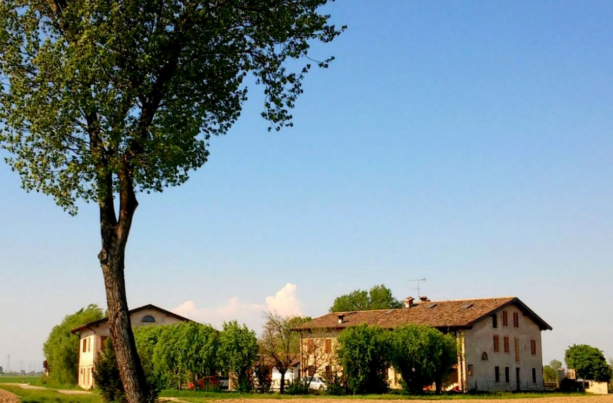 B&B con piscina in vendita vicino al Lago di Garda – Tenuta in provincia di Mantova