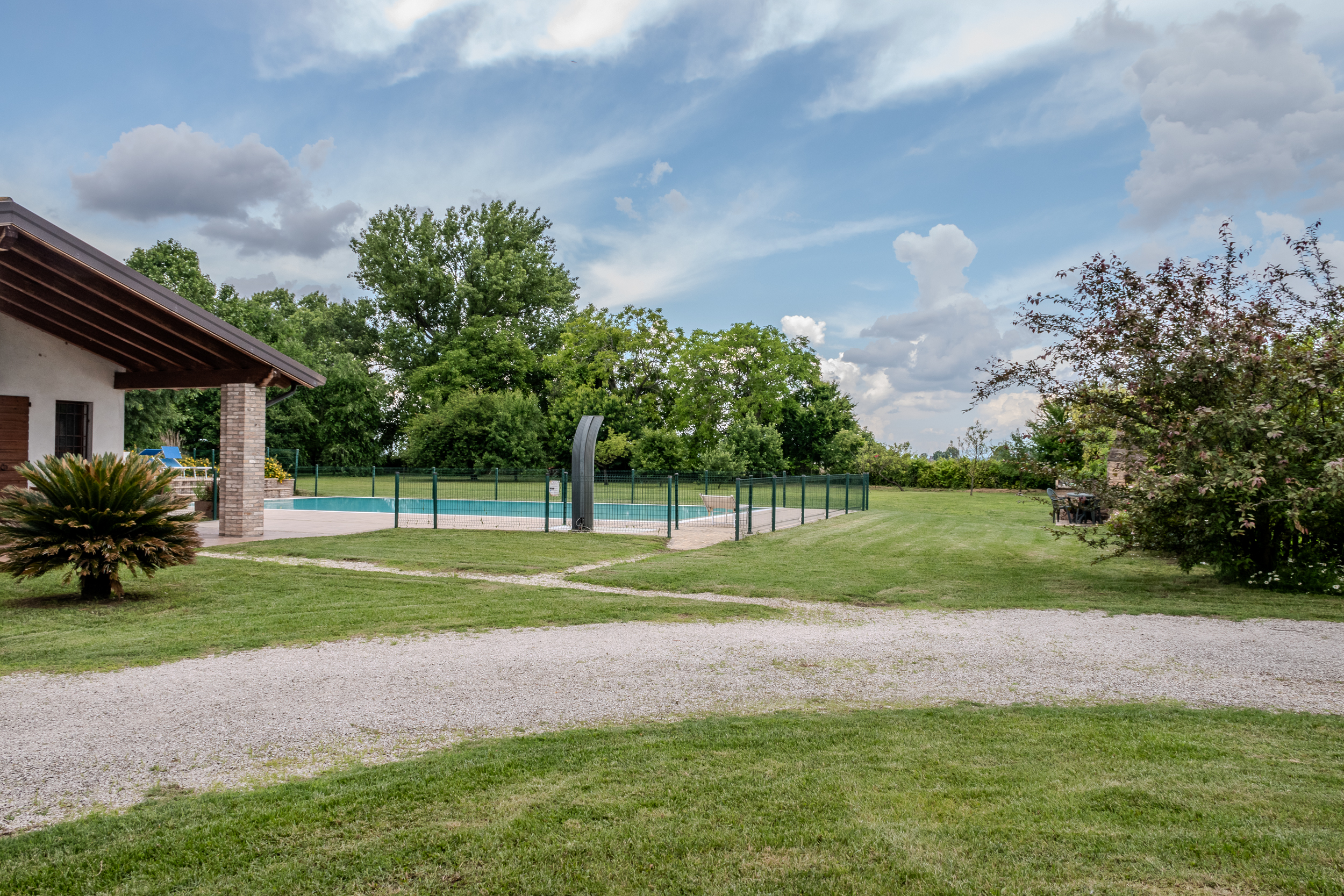 B&B con piscina in vendita vicino al Lago di Garda – Tenuta in provincia di Mantova